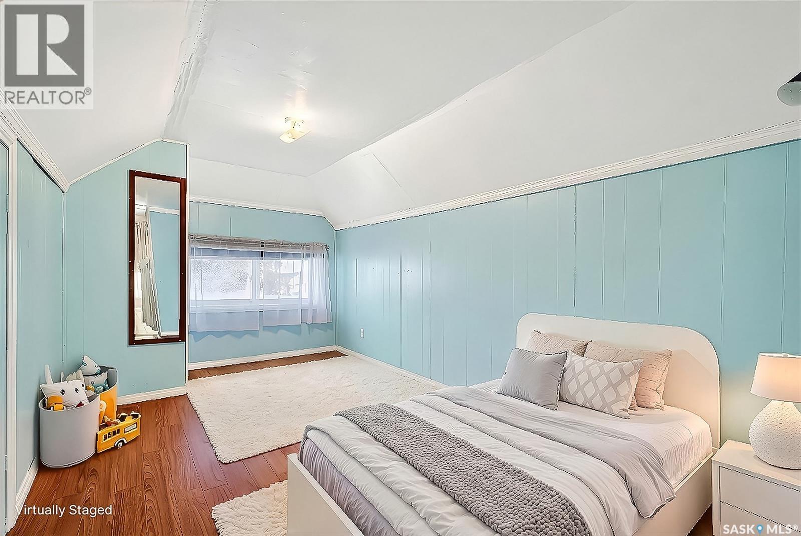 222 Lillooet Street W, Moose Jaw, SK - Indoor Photo Showing Bedroom