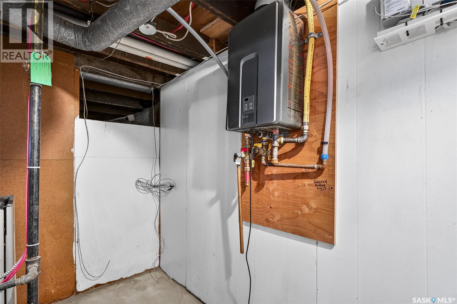 222 Lillooet Street W, Moose Jaw, SK - Indoor Photo Showing Basement