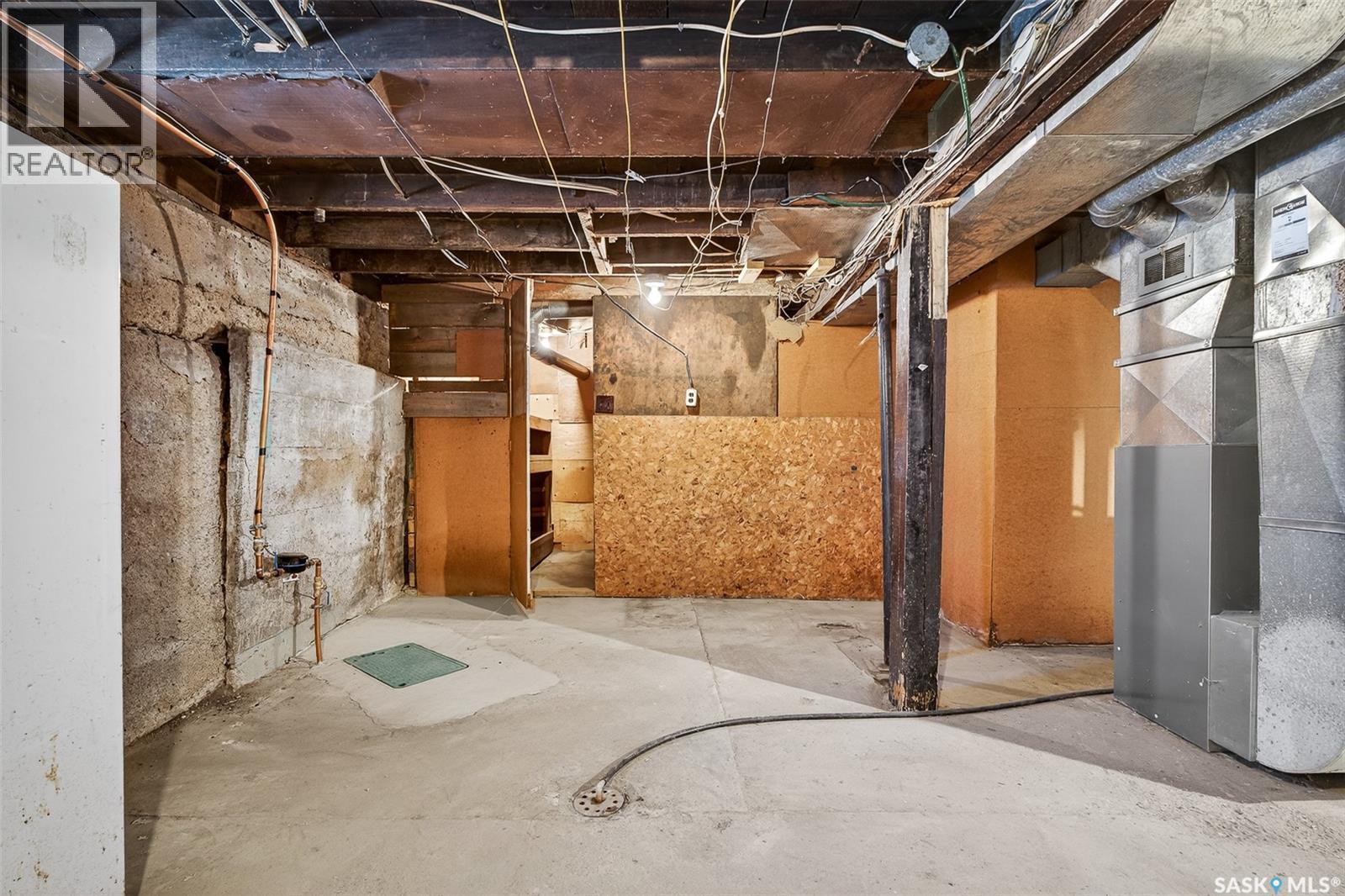 222 Lillooet Street W, Moose Jaw, SK - Indoor Photo Showing Basement