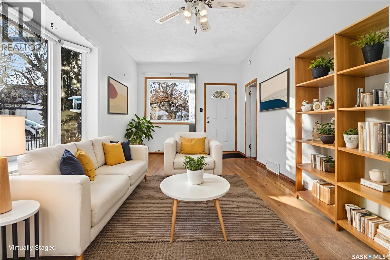 222 Lillooet Street W, Moose Jaw, SK - Indoor Photo Showing Living Room