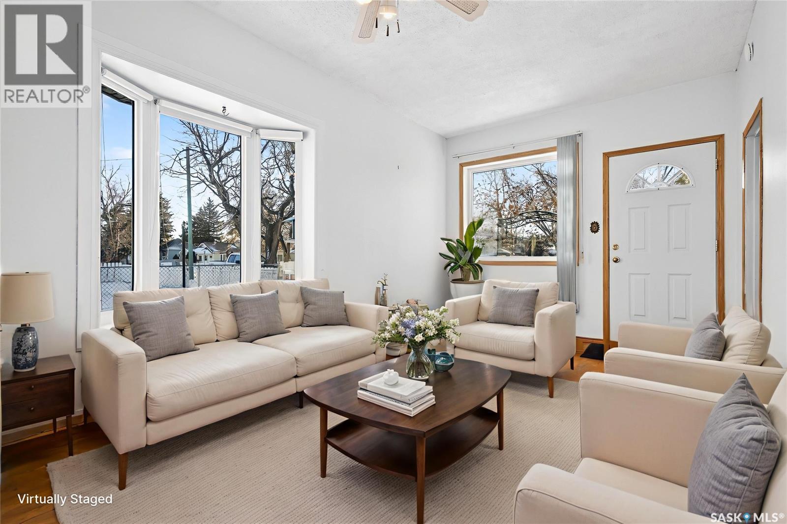 222 Lillooet Street W, Moose Jaw, SK - Indoor Photo Showing Living Room