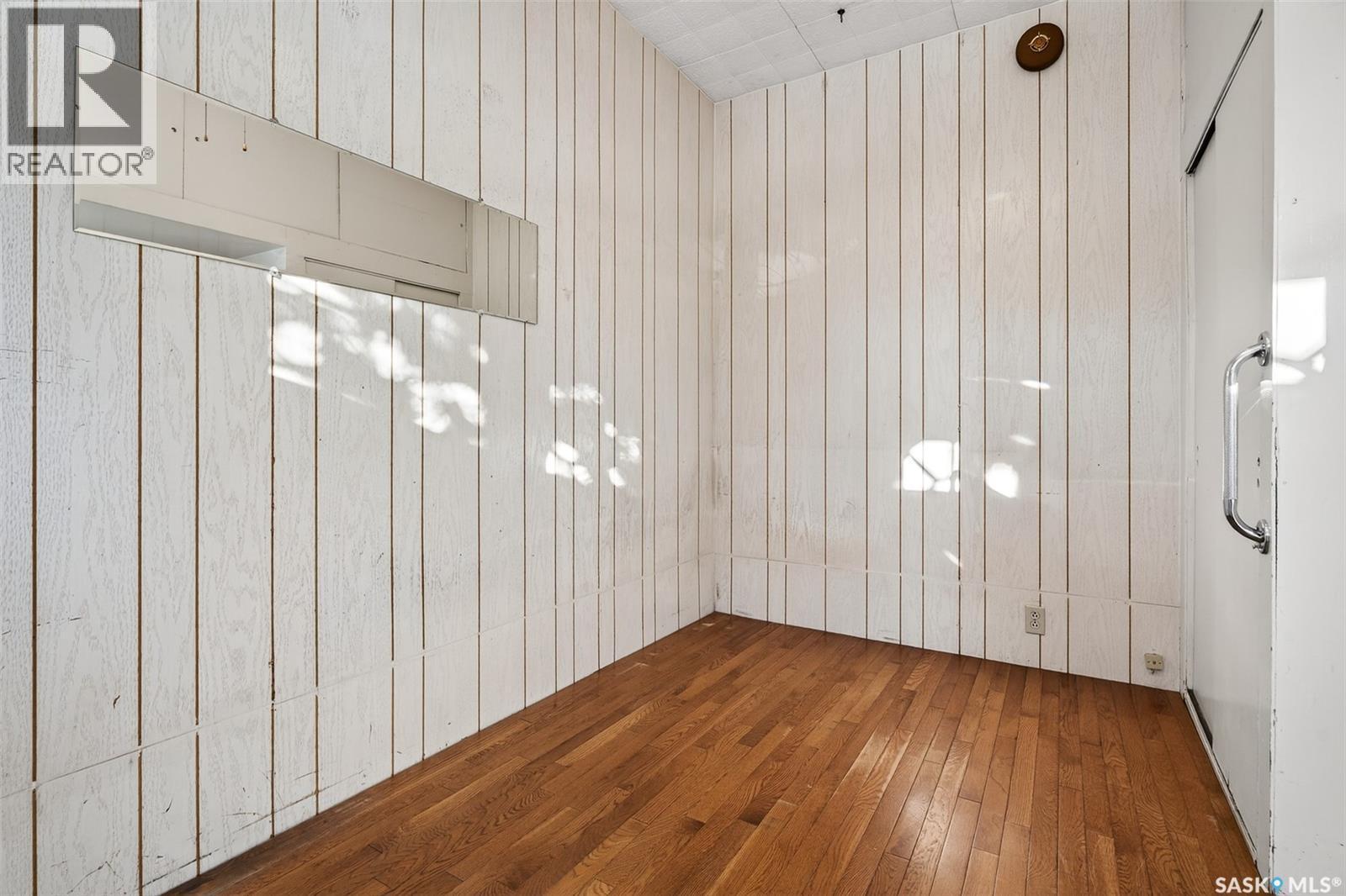 222 Lillooet Street W, Moose Jaw, SK - Indoor Photo Showing Other Room