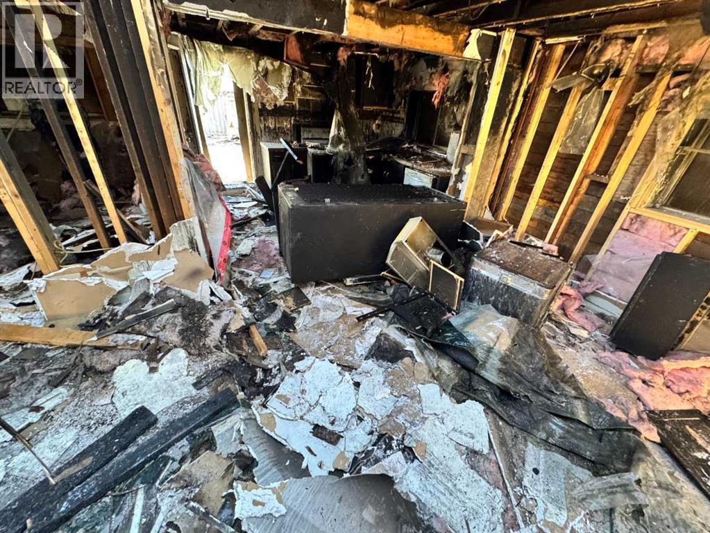 3506 16 Avenue Se, Calgary, AB - Indoor