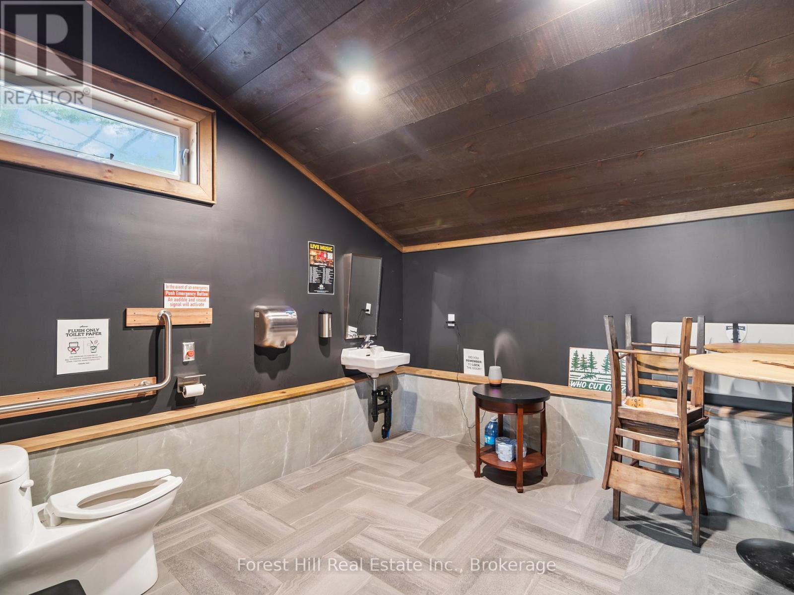 1326 Kawagama Lake Road, Algonquin Highlands (Sherborne), ON