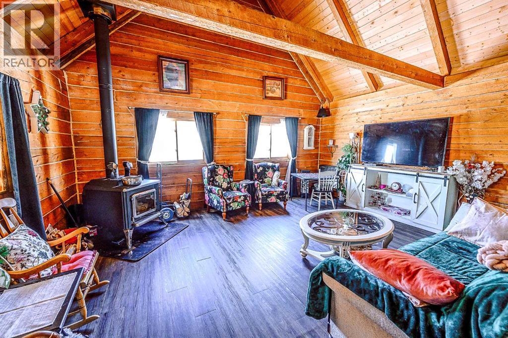 11401 800 Township, Rural Saddle Hills County, AB - Indoor Photo Showing Living Room
