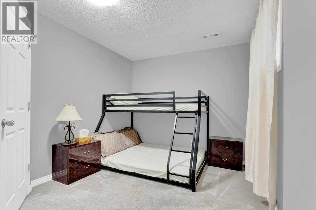 241 Covemeadow Road Ne, Calgary, AB - Indoor Photo Showing Bedroom