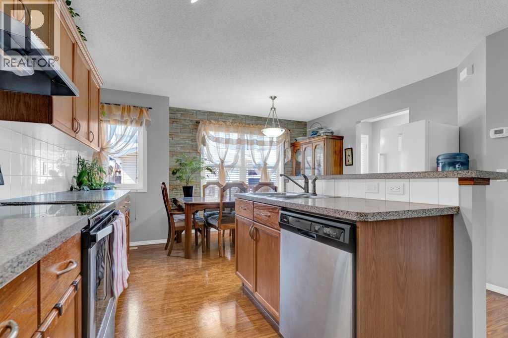 241 Covemeadow Road Ne, Calgary, AB - Indoor Photo Showing Kitchen