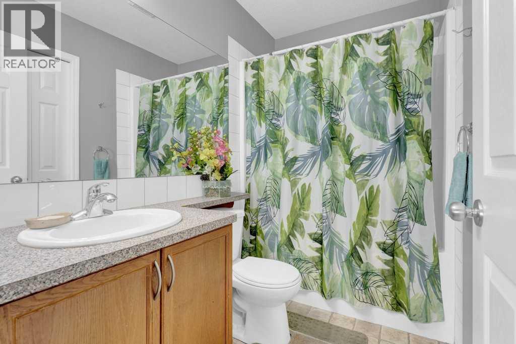 241 Covemeadow Road Ne, Calgary, AB - Indoor Photo Showing Bathroom