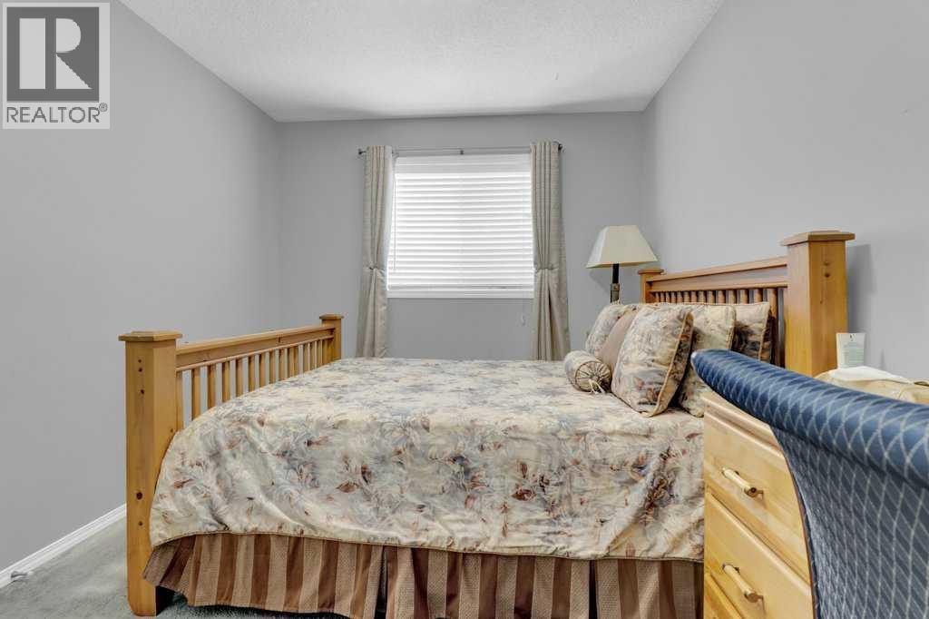 241 Covemeadow Road Ne, Calgary, AB - Indoor Photo Showing Bedroom