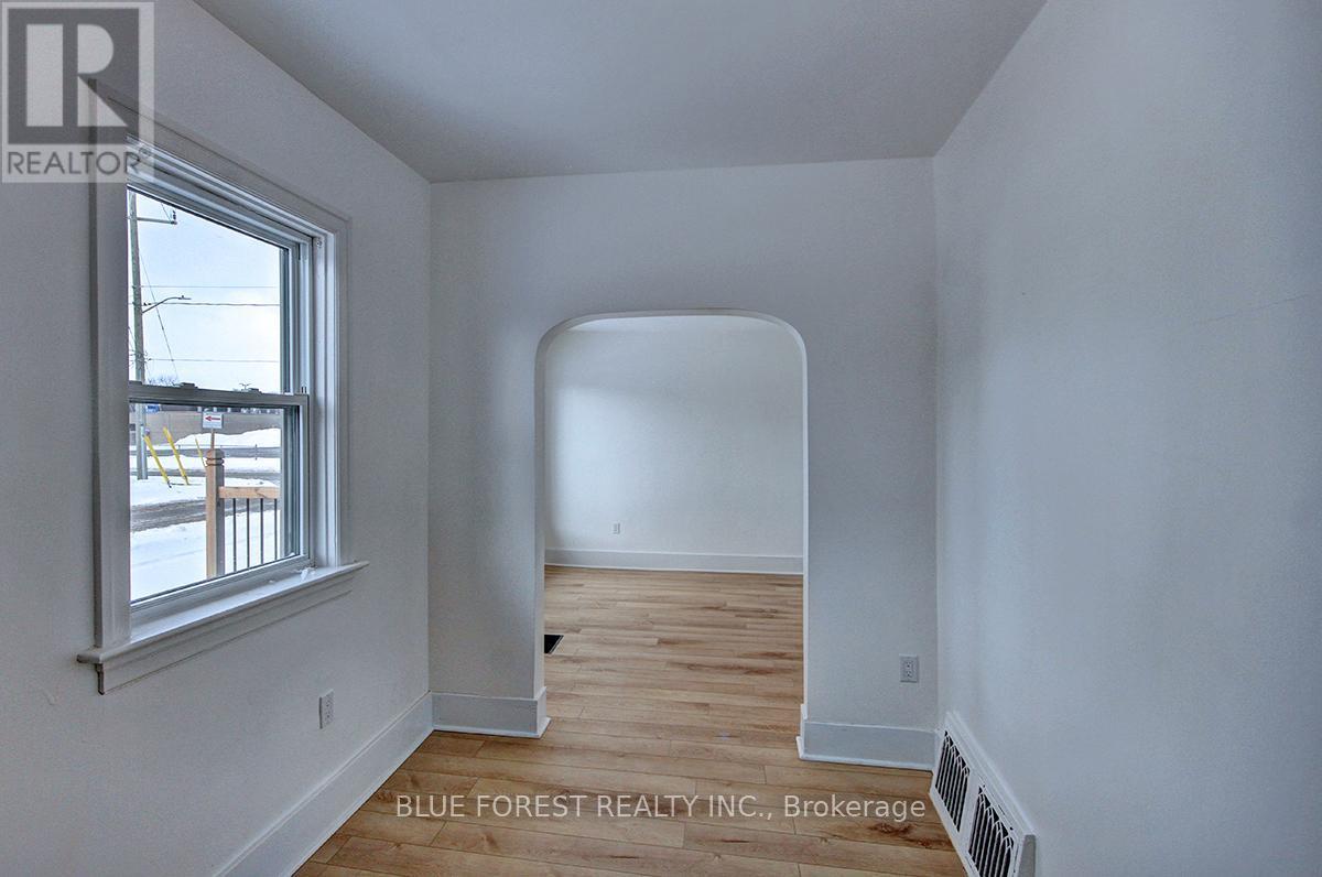 22 Cross Street, Chatham-Kent (Chatham), ON - Indoor Photo Showing Other Room