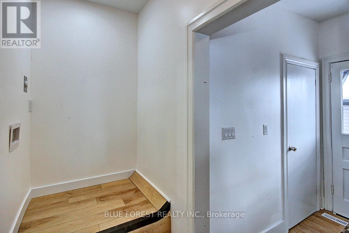 22 Cross Street, Chatham-Kent (Chatham), ON - Indoor Photo Showing Other Room