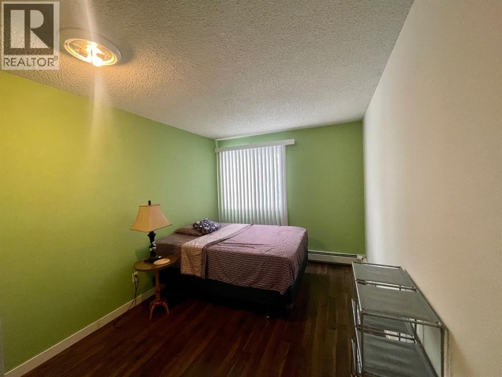 205A, 5611 10 Avenue, Edson, AB - Indoor Photo Showing Bedroom