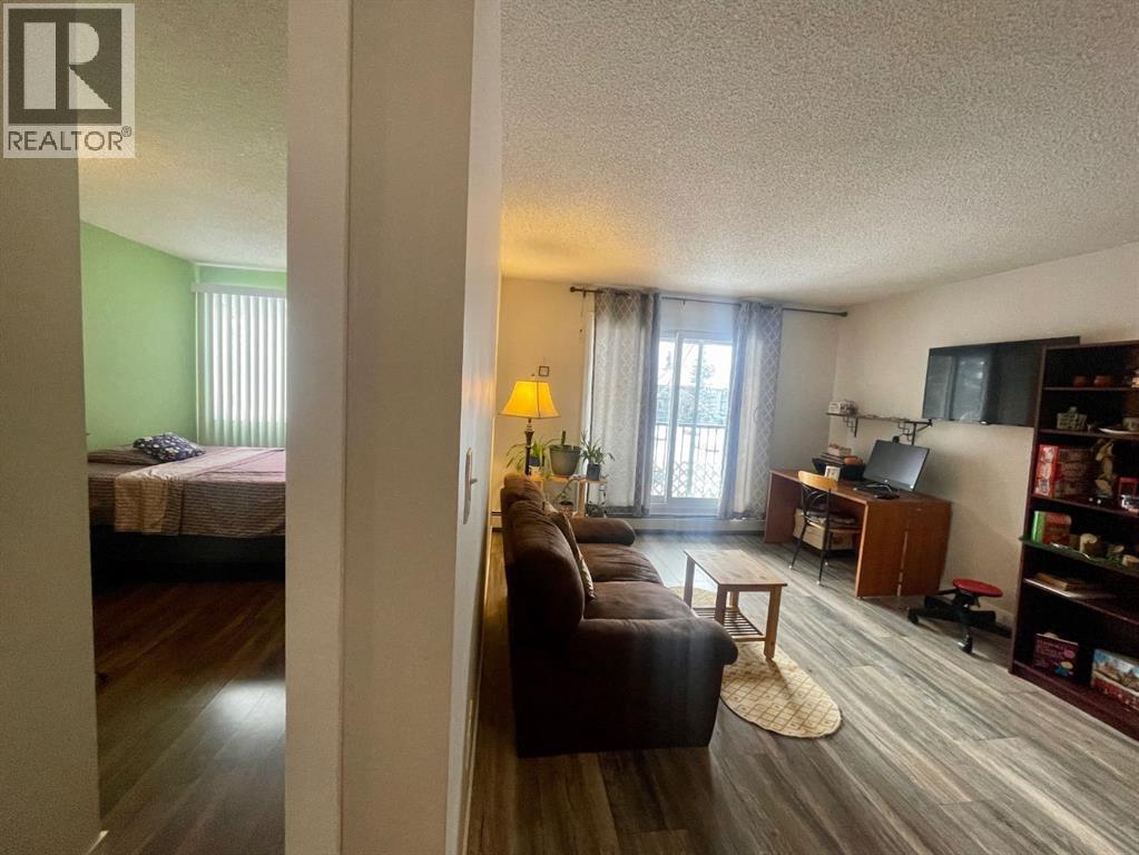 205A, 5611 10 Avenue, Edson, AB - Indoor