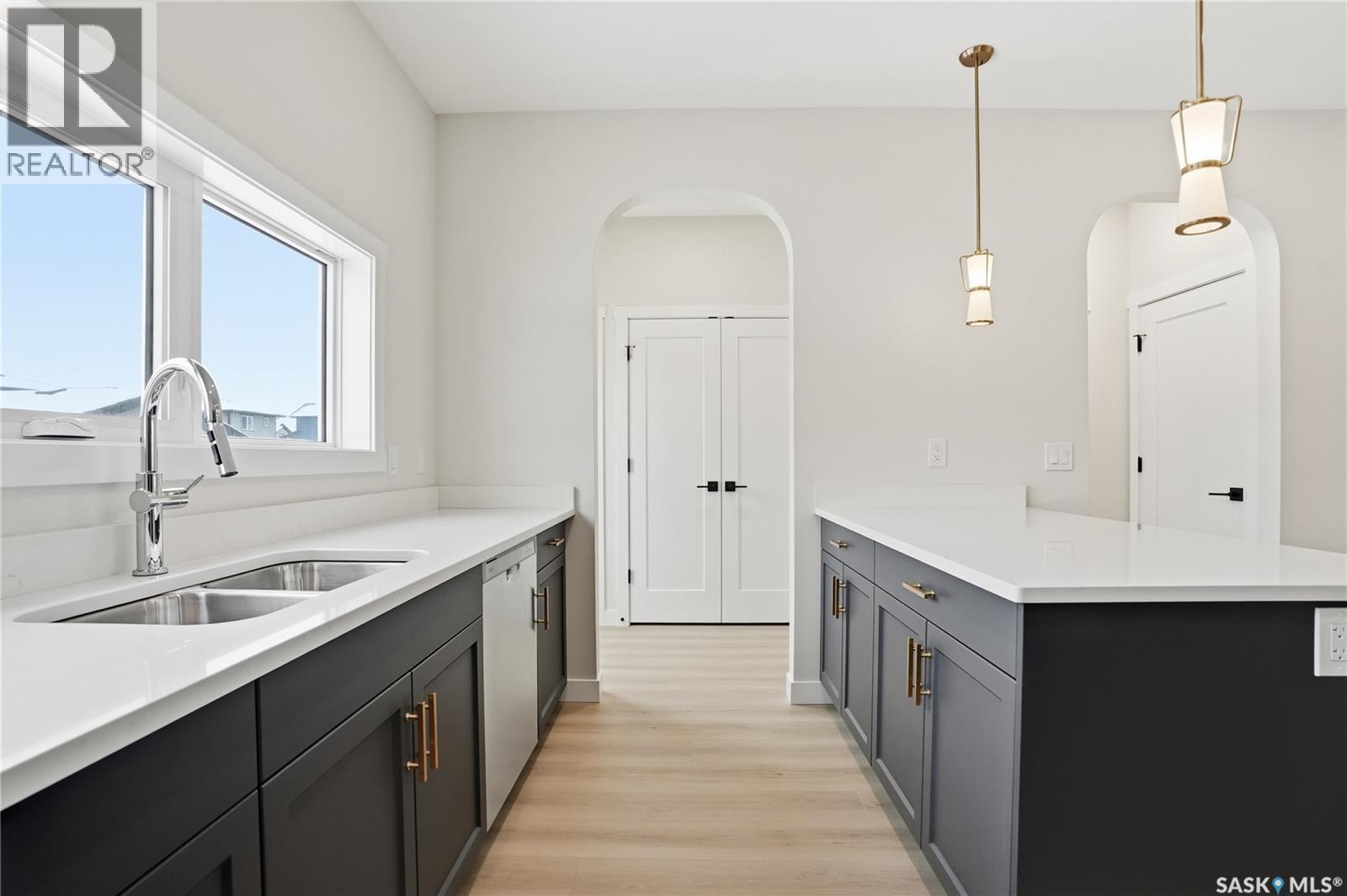 230 Leskiw Lane, Saskatoon, SK - Indoor Photo Showing Kitchen With Double Sink