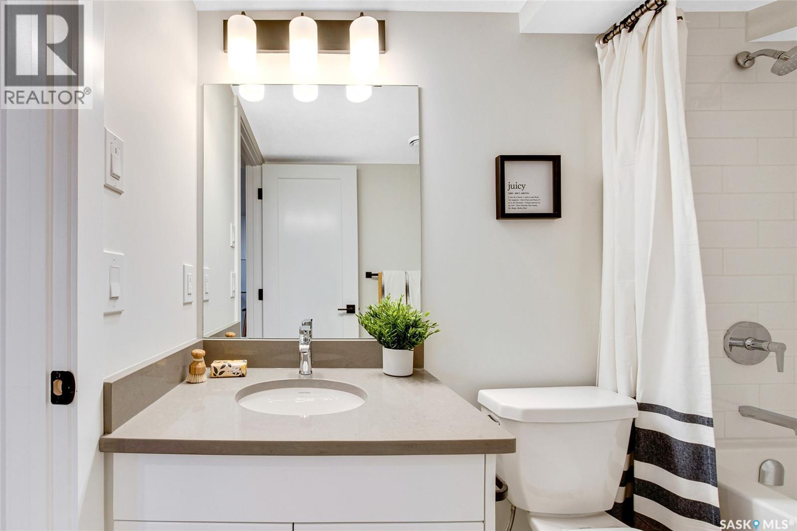 230 Leskiw Lane, Saskatoon, SK - Indoor Photo Showing Bathroom