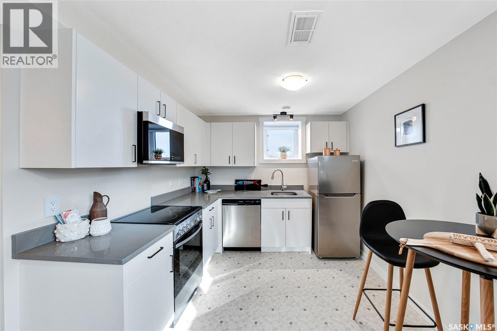 230 Leskiw Lane, Saskatoon, SK - Indoor Photo Showing Kitchen