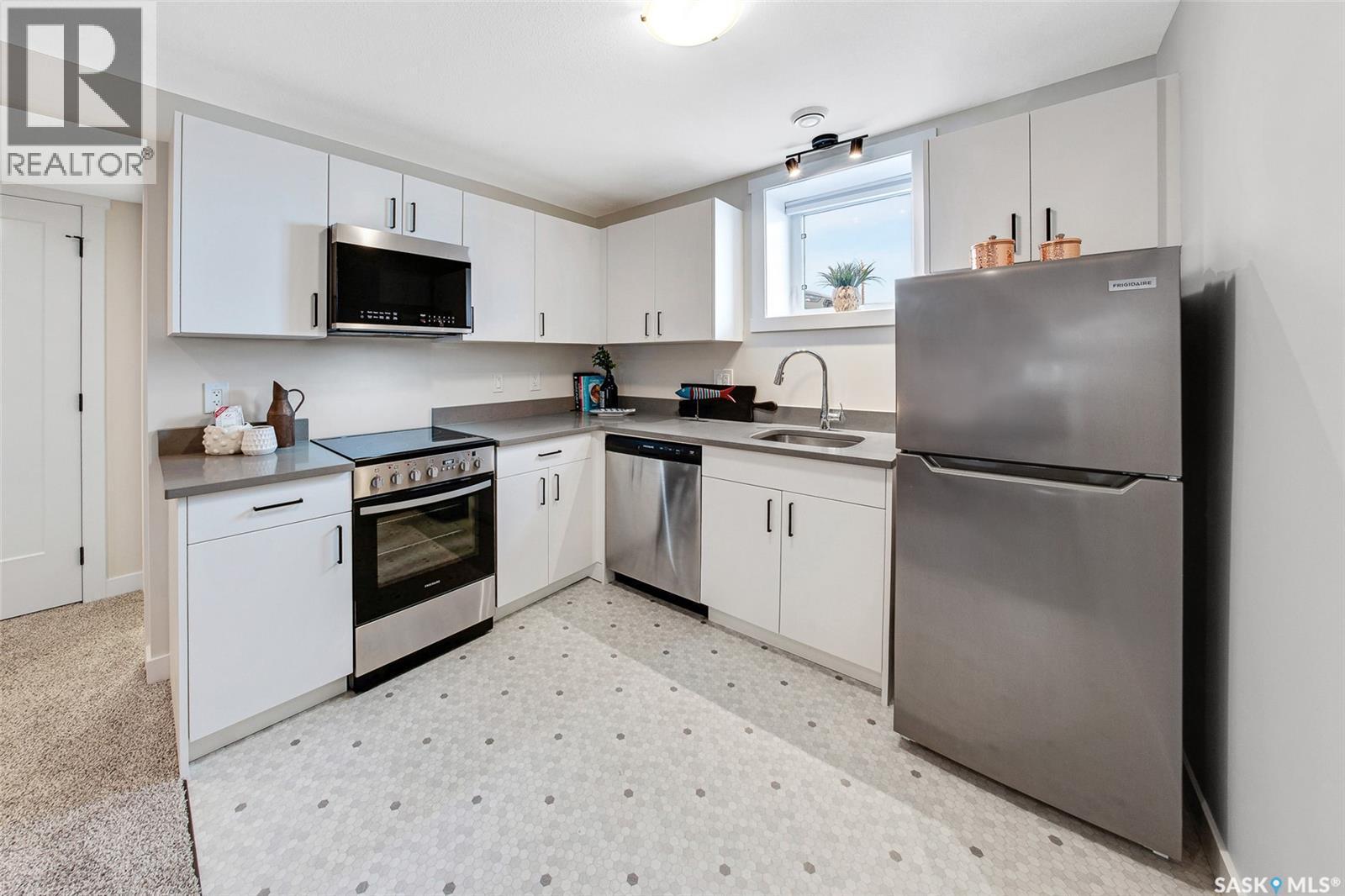 230 Leskiw Lane, Saskatoon, SK - Indoor Photo Showing Kitchen
