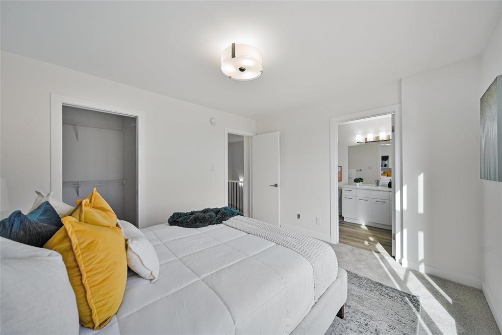 120 Meadowlands Drive, West St Paul, MB - Indoor Photo Showing Bedroom