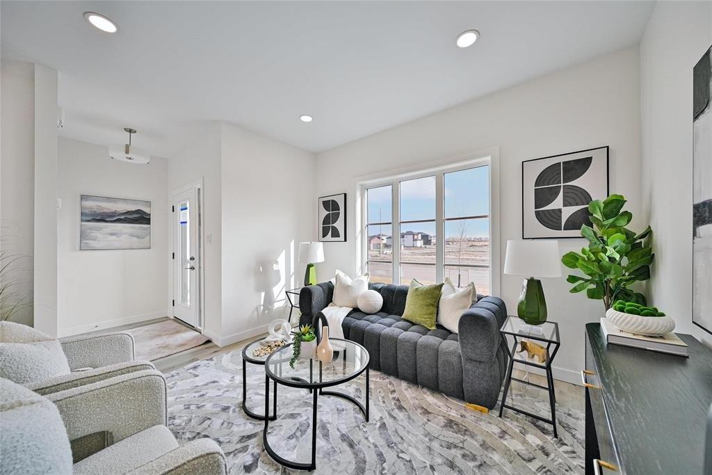 120 Meadowlands Drive, West St Paul, MB - Indoor Photo Showing Living Room