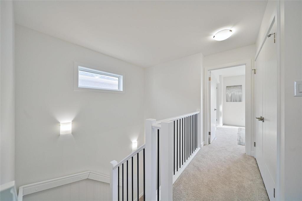 120 Meadowlands Drive, West St Paul, MB - Indoor Photo Showing Other Room