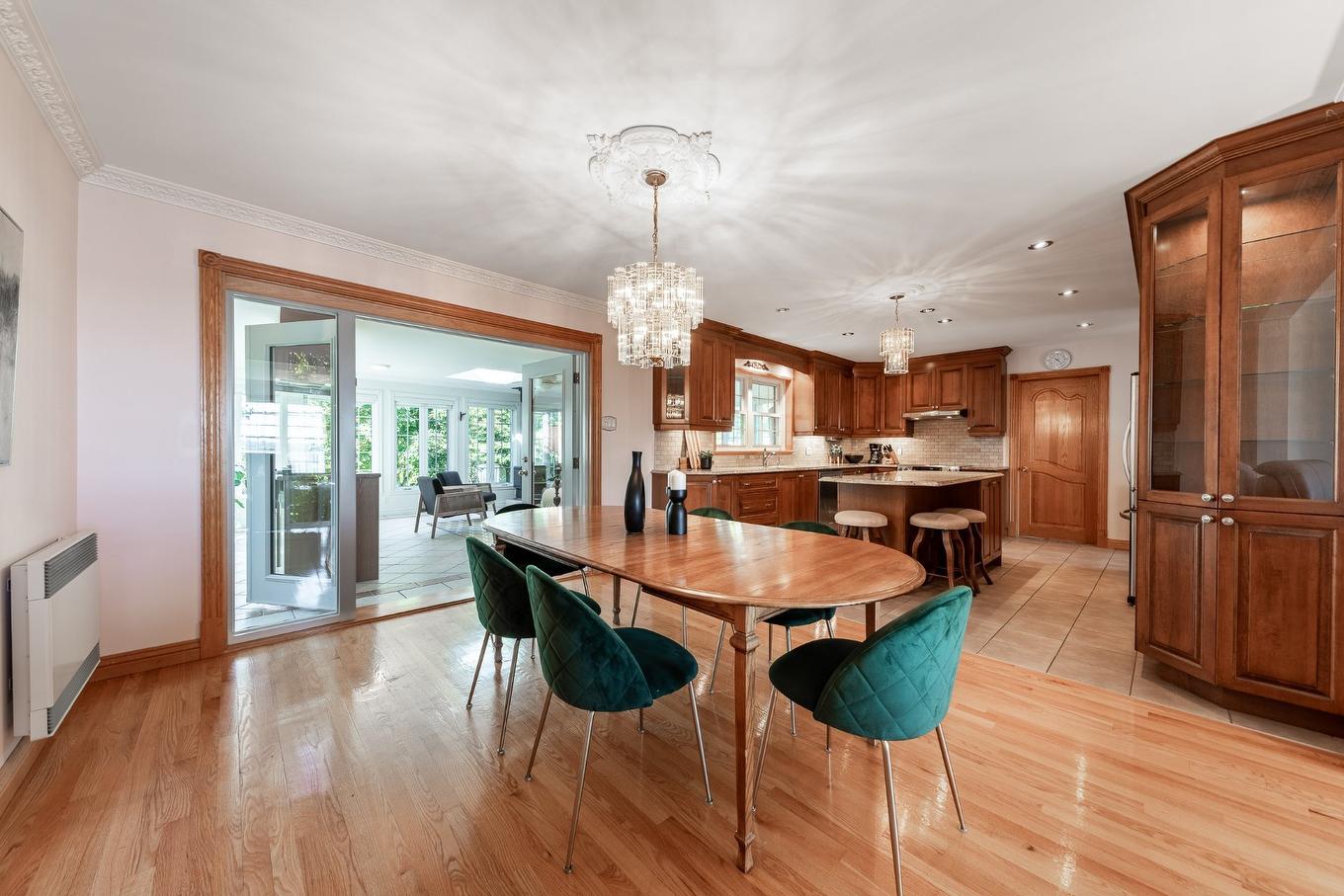 Salle à manger - 110 Rue Martel, Chambly, QC - Indoor Photo Showing Dining Room