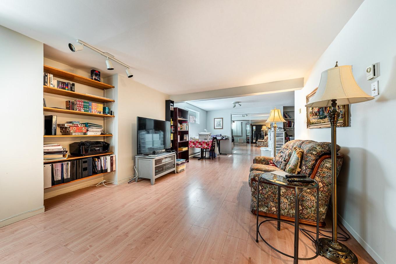 Salle familiale - 110 Rue Martel, Chambly, QC - Indoor