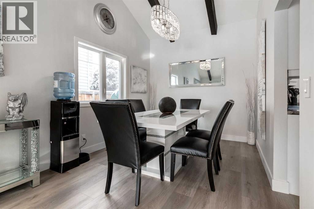 16 Woodgate Close Sw, Calgary, AB - Indoor Photo Showing Dining Room