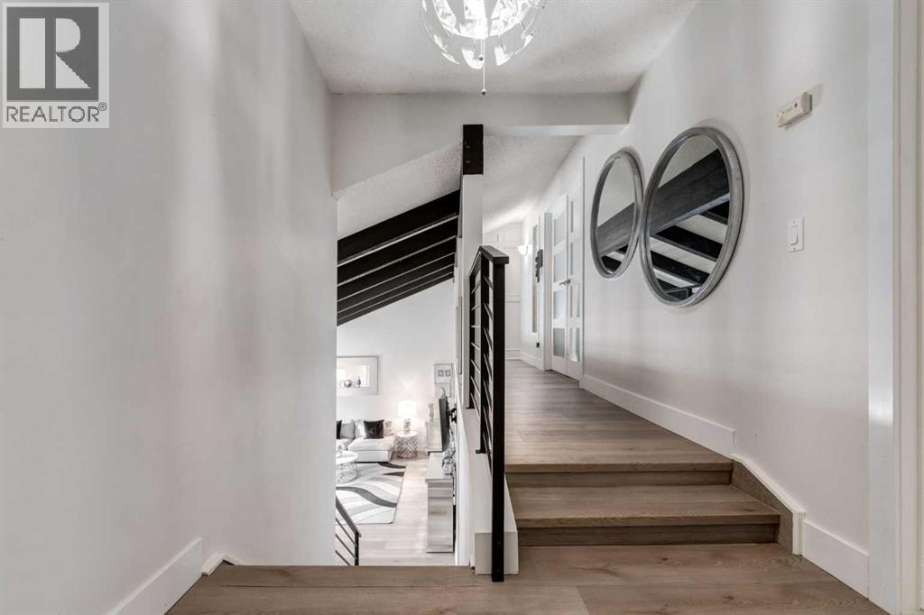 16 Woodgate Close Sw, Calgary, AB - Indoor Photo Showing Other Room