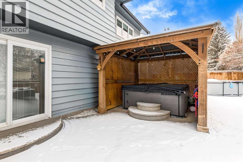 16 Woodgate Close Sw, Calgary, AB - Outdoor With Exterior