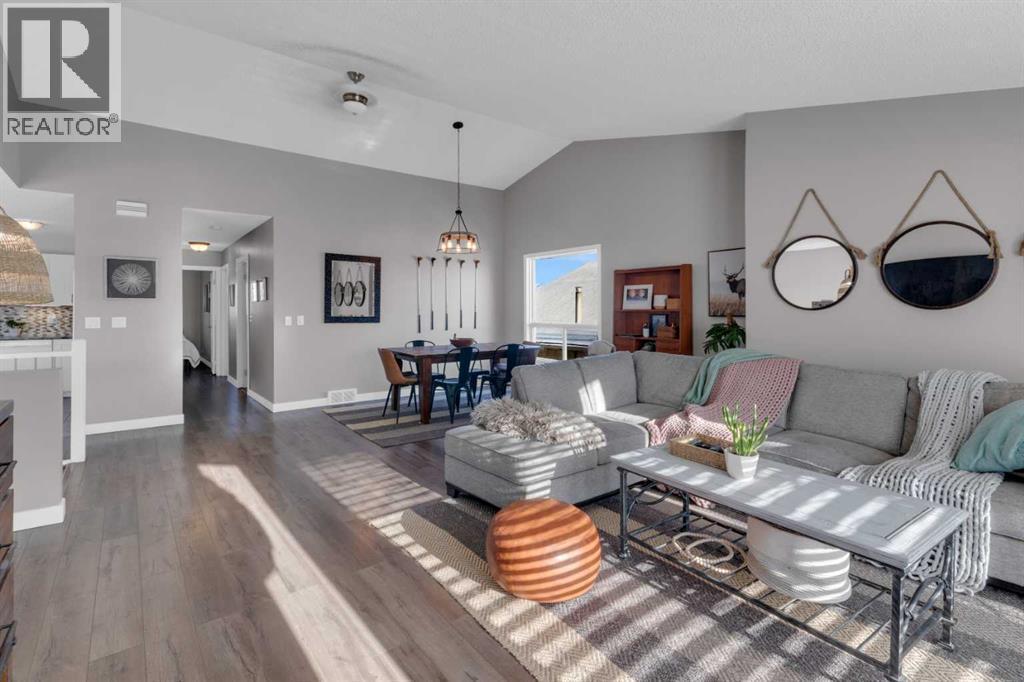 OPEN PLAN - 40 Hunters Gate, Okotoks, AB - Indoor Photo Showing Living Room