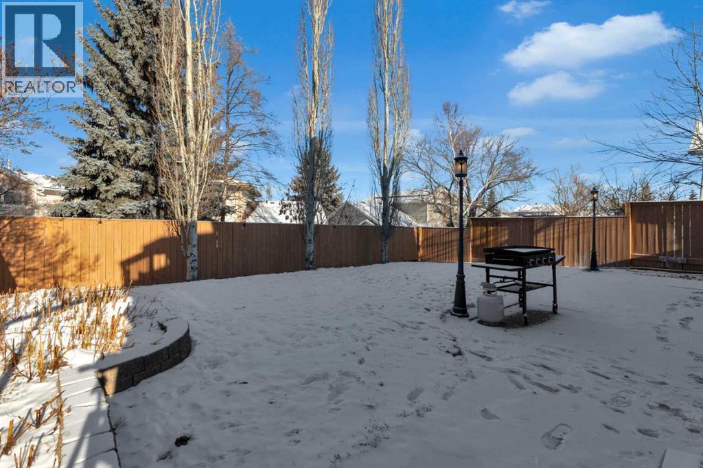 FENCED YARD - 40 Hunters Gate, Okotoks, AB - Outdoor