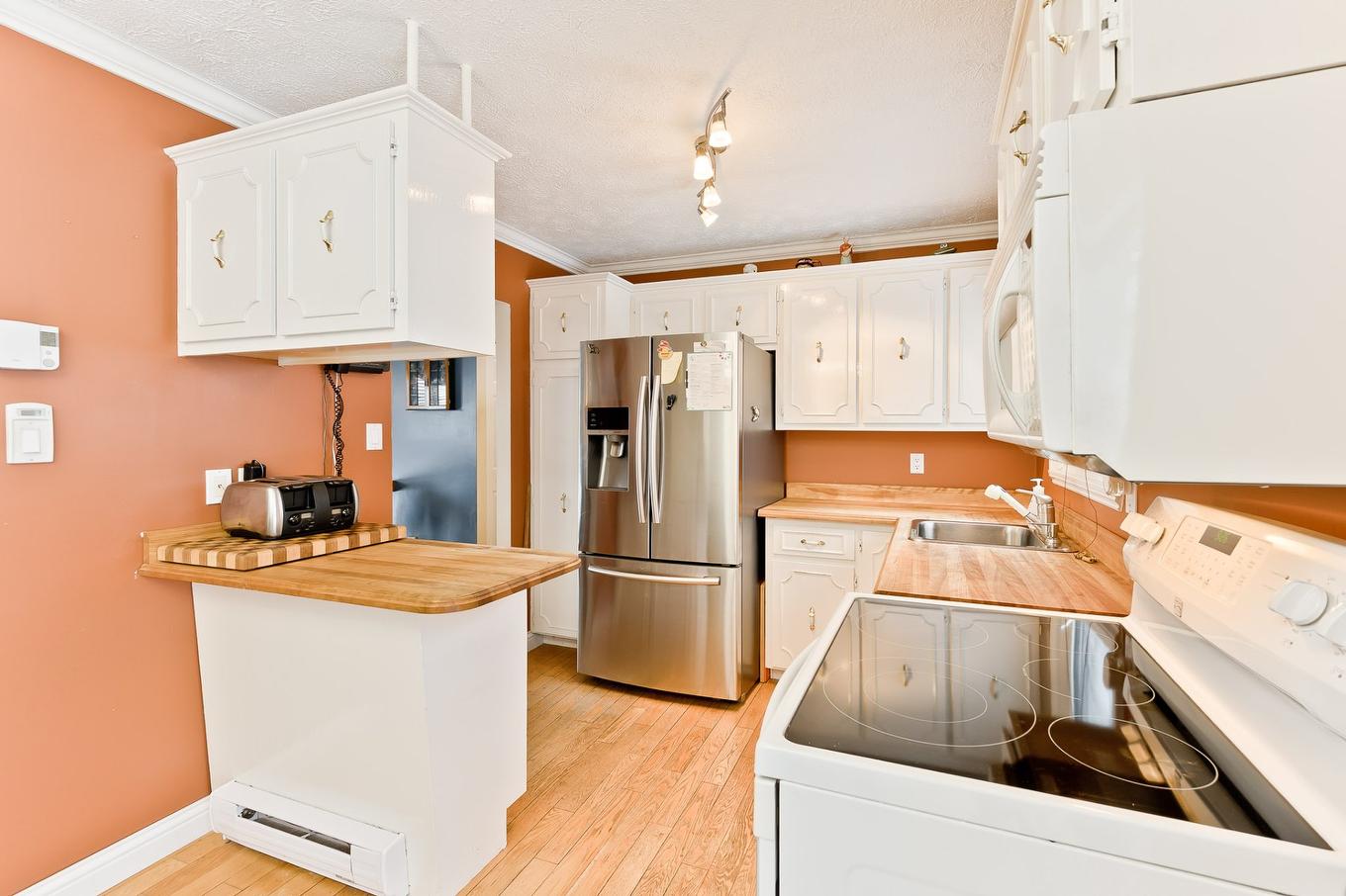 Cuisine - 5442 Rue Hériot, Sherbrooke (Brompton/Rock Forest/Saint-Élie/Deauville), QC - Indoor Photo Showing Kitchen
