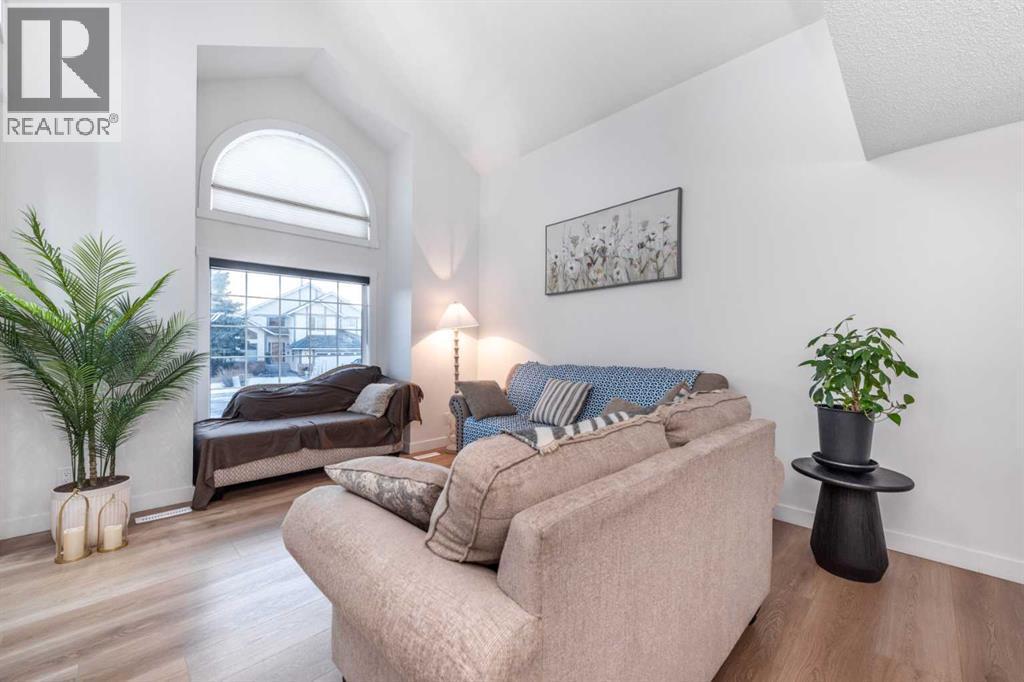 133 Woodbrook Road Sw, Calgary, AB - Indoor Photo Showing Living Room