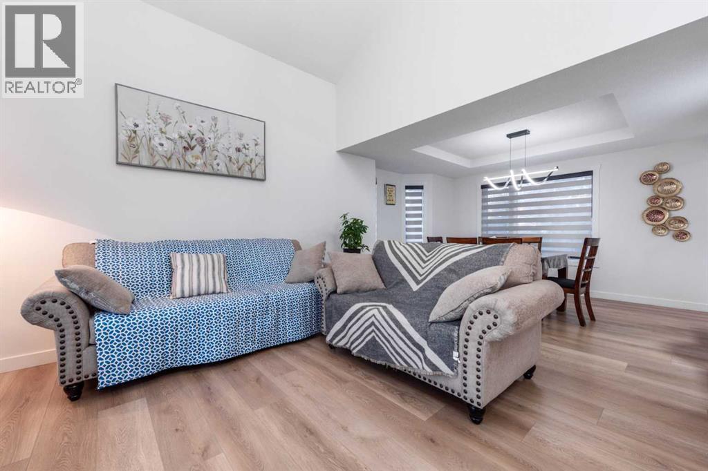 133 Woodbrook Road Sw, Calgary, AB - Indoor