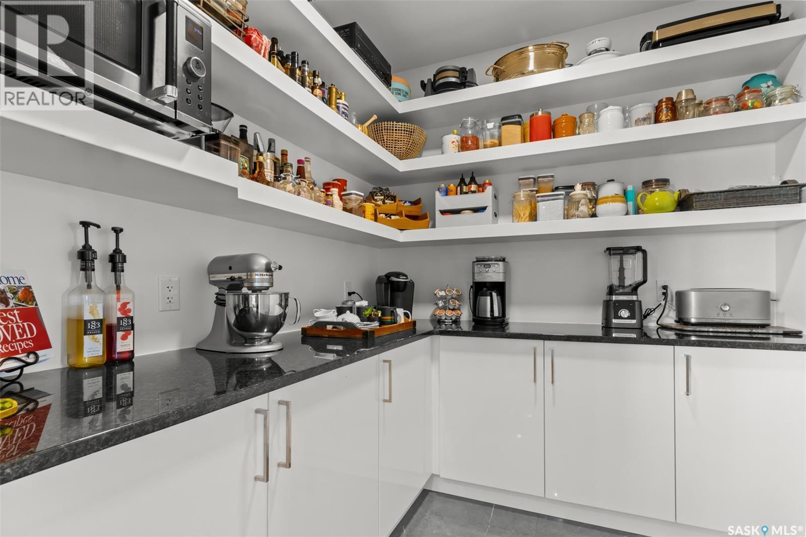 Grandview Trail, Corman Park Rm No. 344, SK - Indoor With Storage