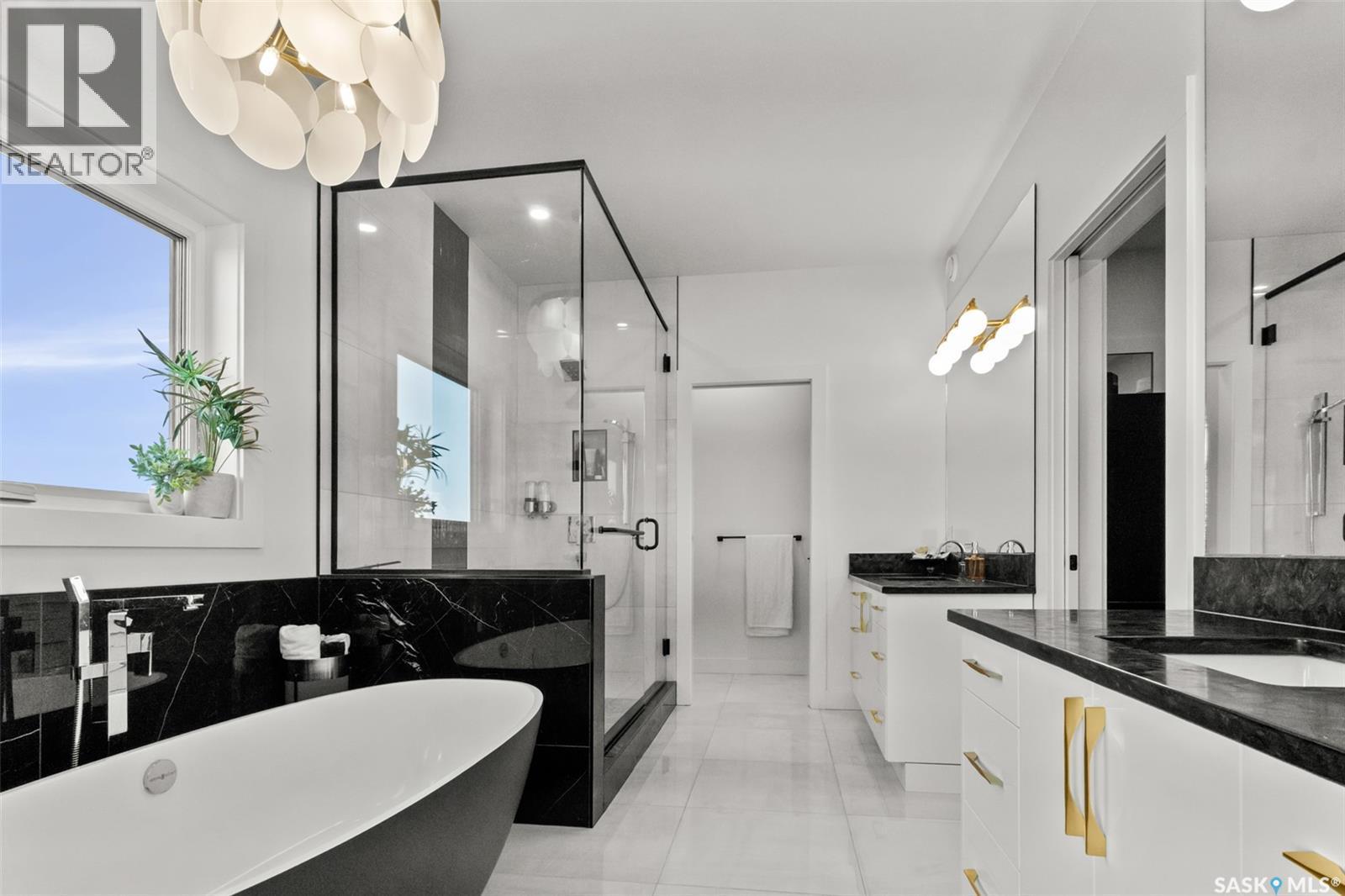 Grandview Trail, Corman Park Rm No. 344, SK - Indoor Photo Showing Bathroom