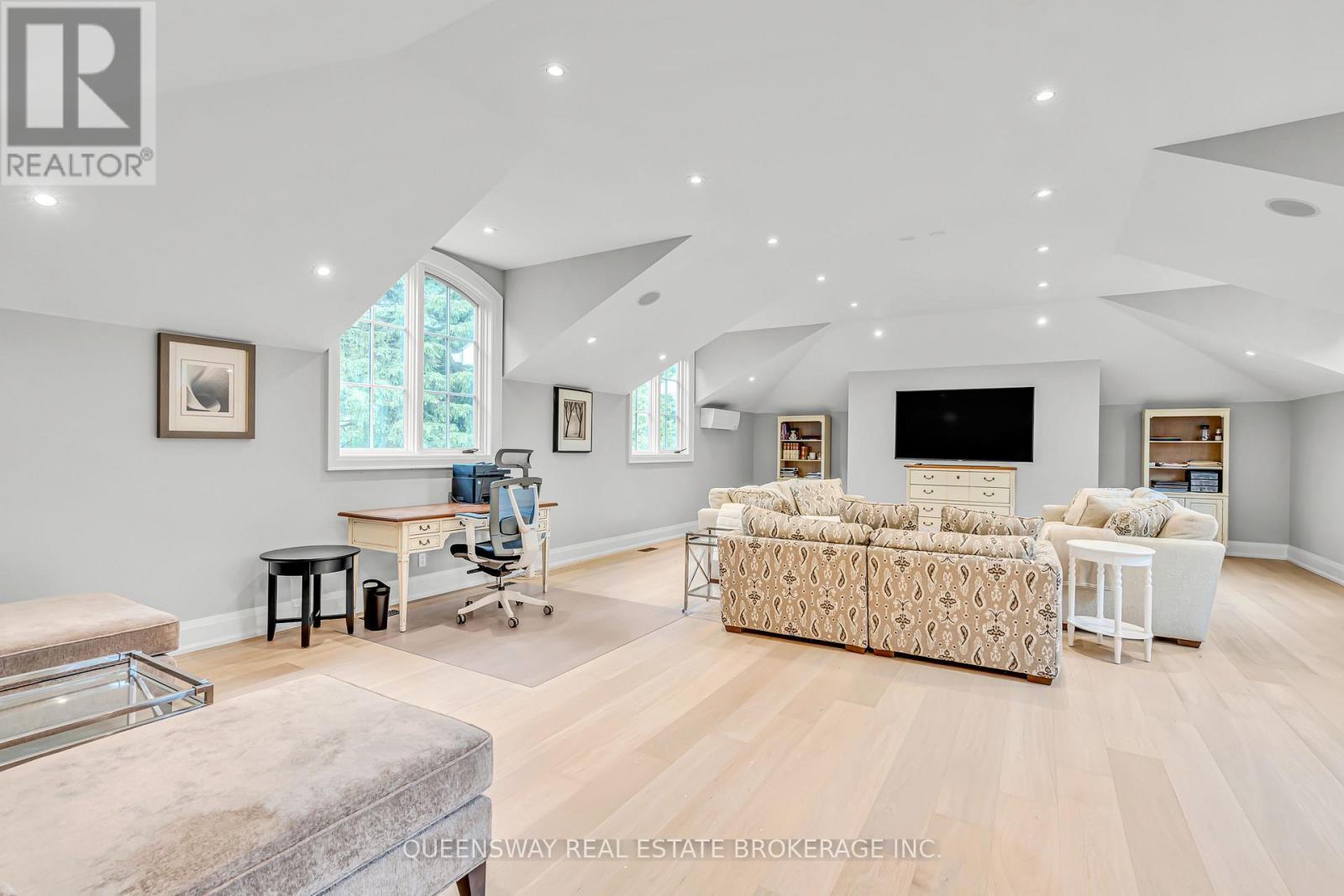 2600 17Th Sideroad, King, ON - Indoor