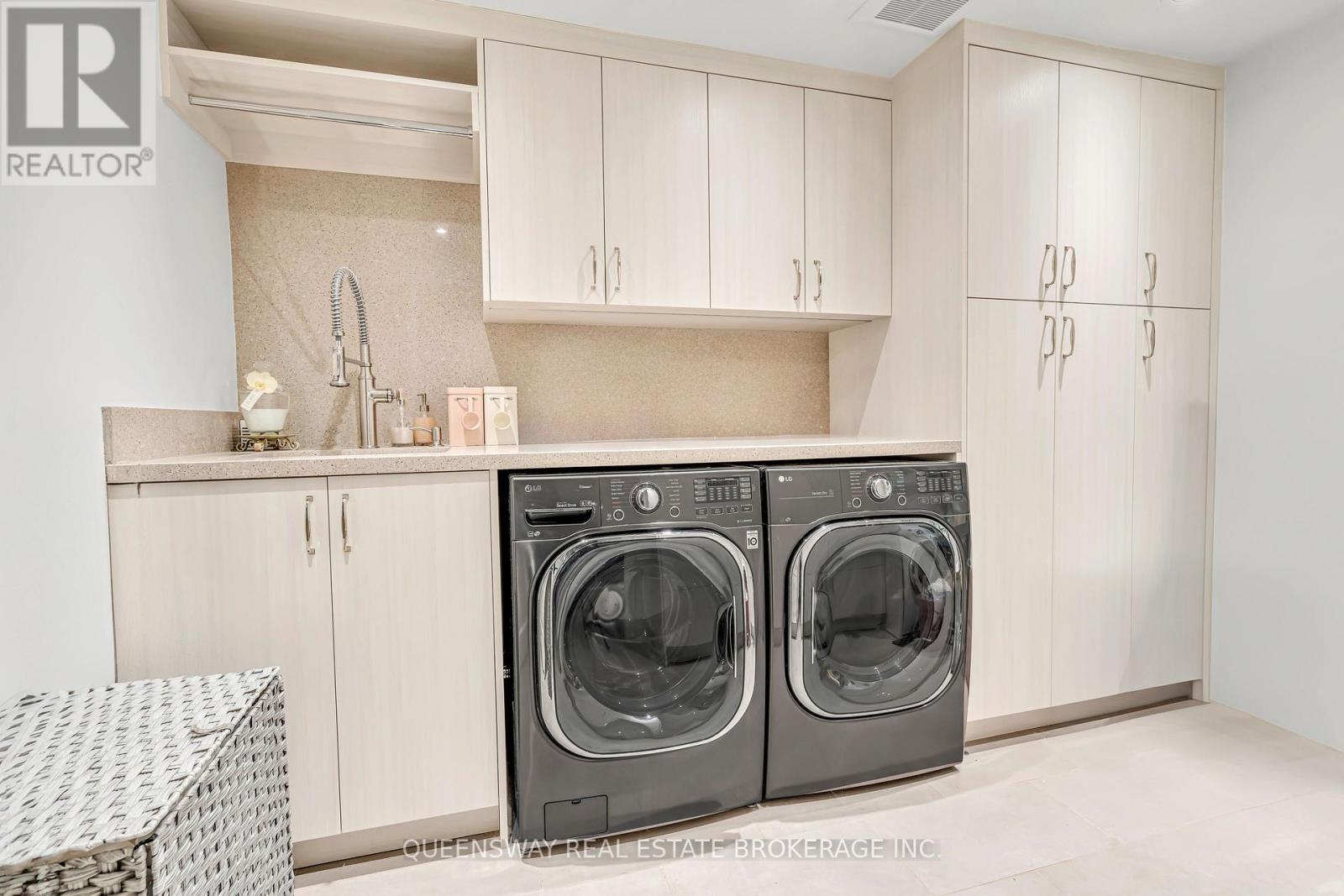2600 17Th Sideroad, King, ON - Indoor Photo Showing Laundry Room
