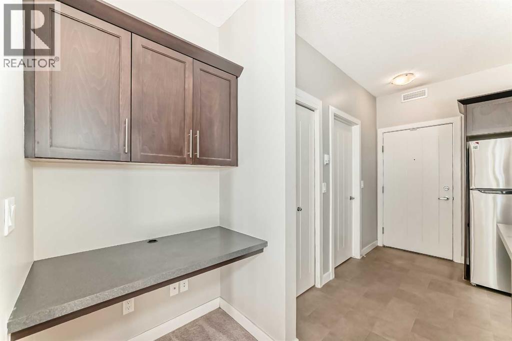 225, 20 Royal Oak Plaza Nw, Calgary, AB - Indoor