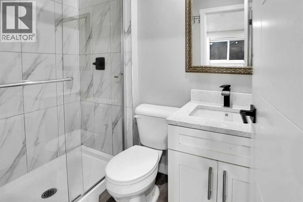 6081 Martingrove Road Ne, Calgary, AB - Indoor Photo Showing Bathroom