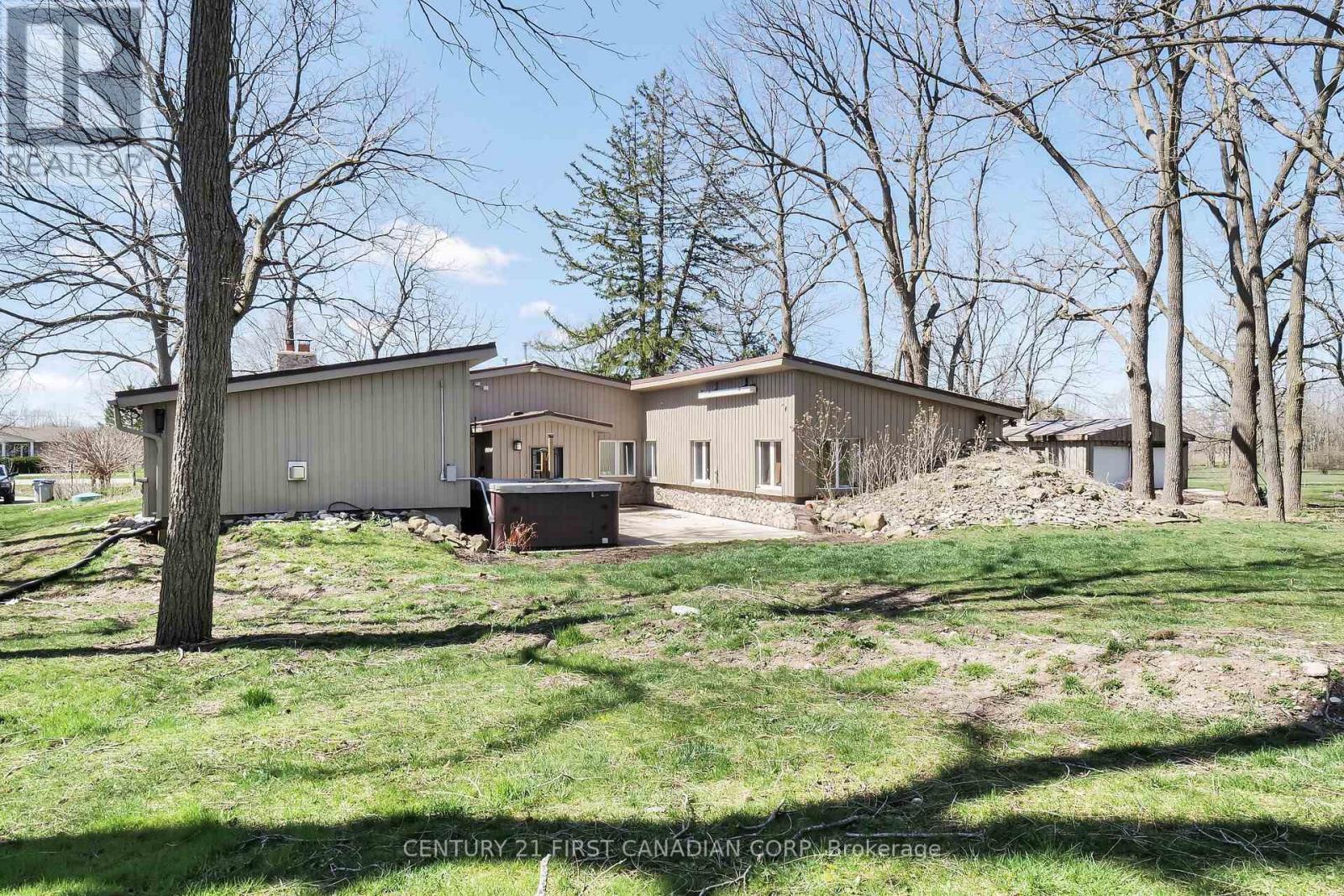 23992 Denfield Road, Middlesex Centre (Denfield), ON - Outdoor