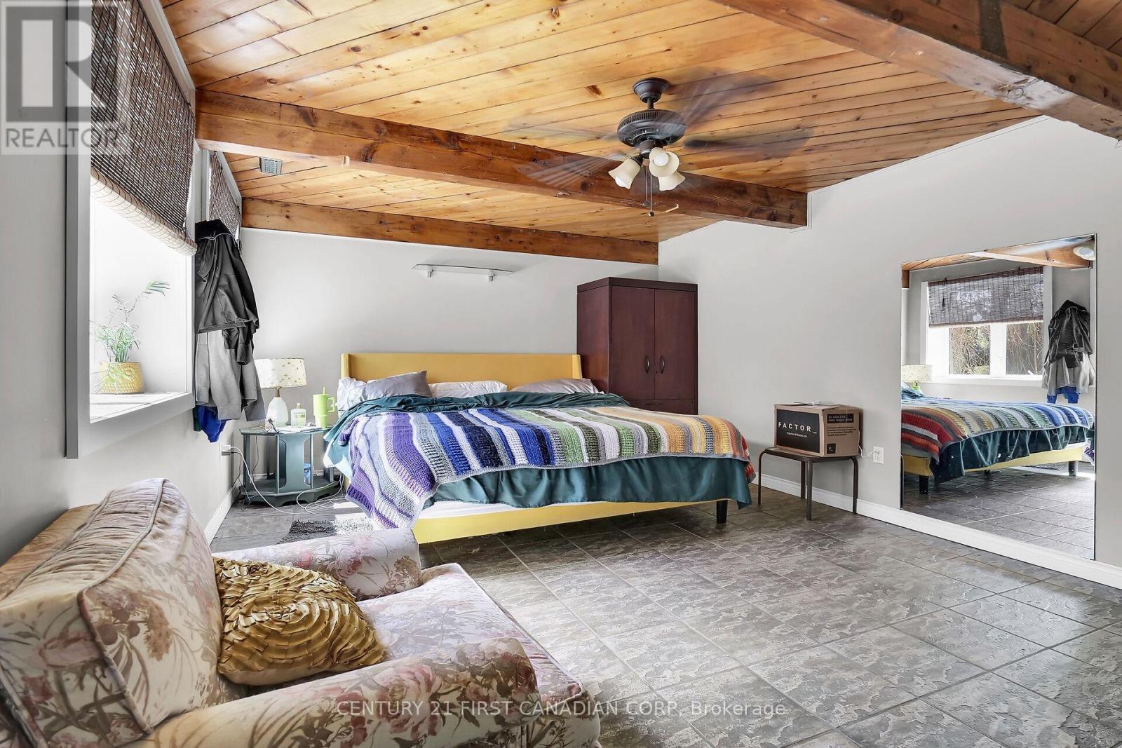 23992 Denfield Road, Middlesex Centre (Denfield), ON - Indoor Photo Showing Bedroom