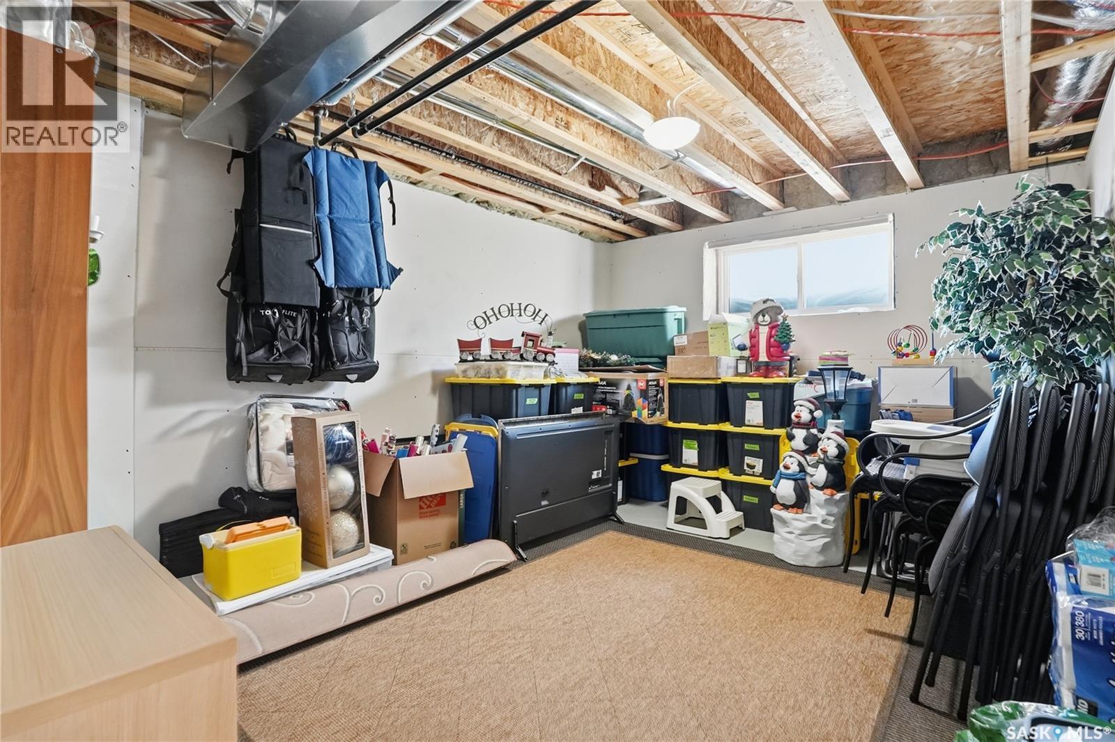 2 433 Palmer Crescent, Warman, SK - Indoor