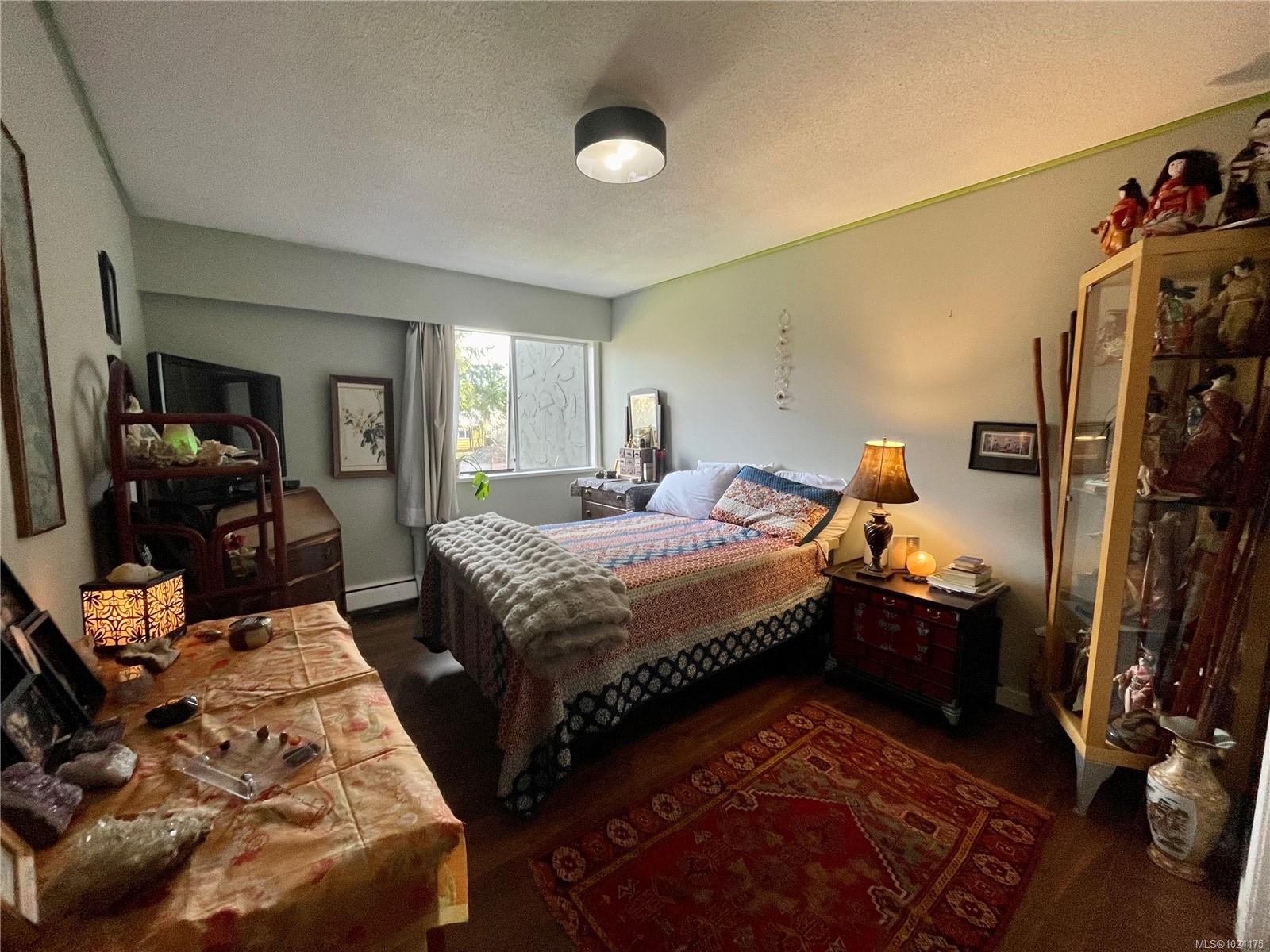 205-377 Dogwood St, Campbell River, BC - Indoor Photo Showing Bedroom