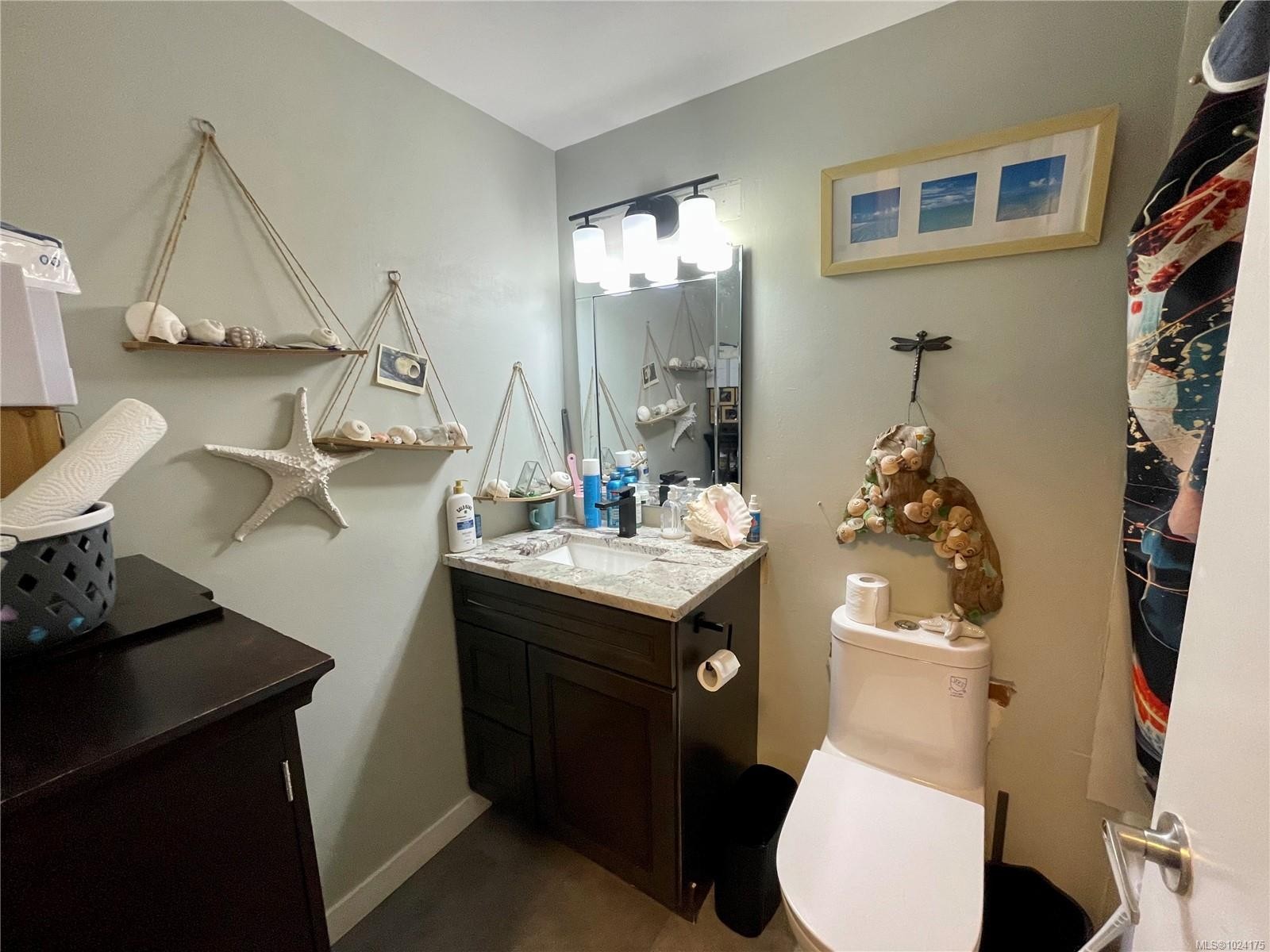 205-377 Dogwood St, Campbell River, BC - Indoor Photo Showing Bathroom