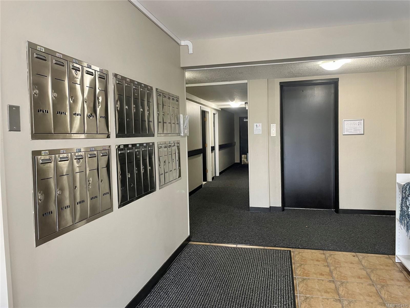 205-377 Dogwood St, Campbell River, BC - Indoor Photo Showing Other Room