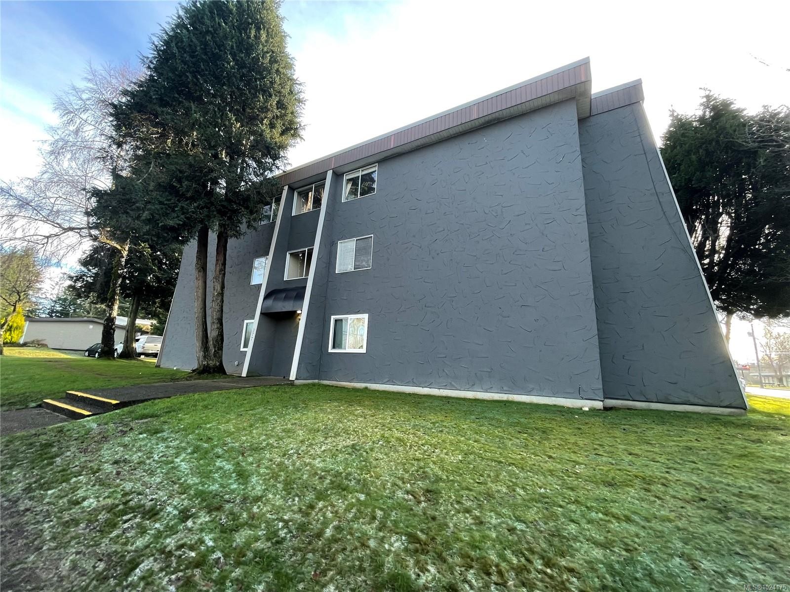 205-377 Dogwood St, Campbell River, BC - Outdoor