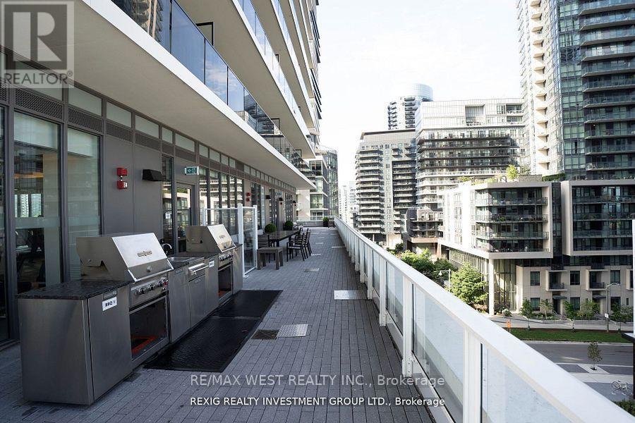 404 - 70 Annie Craig Drive, Toronto, ON - Outdoor