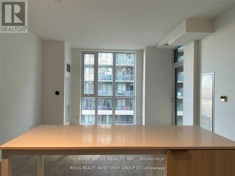 404 - 70 Annie Craig Drive, Toronto, ON - Indoor Photo Showing Other Room