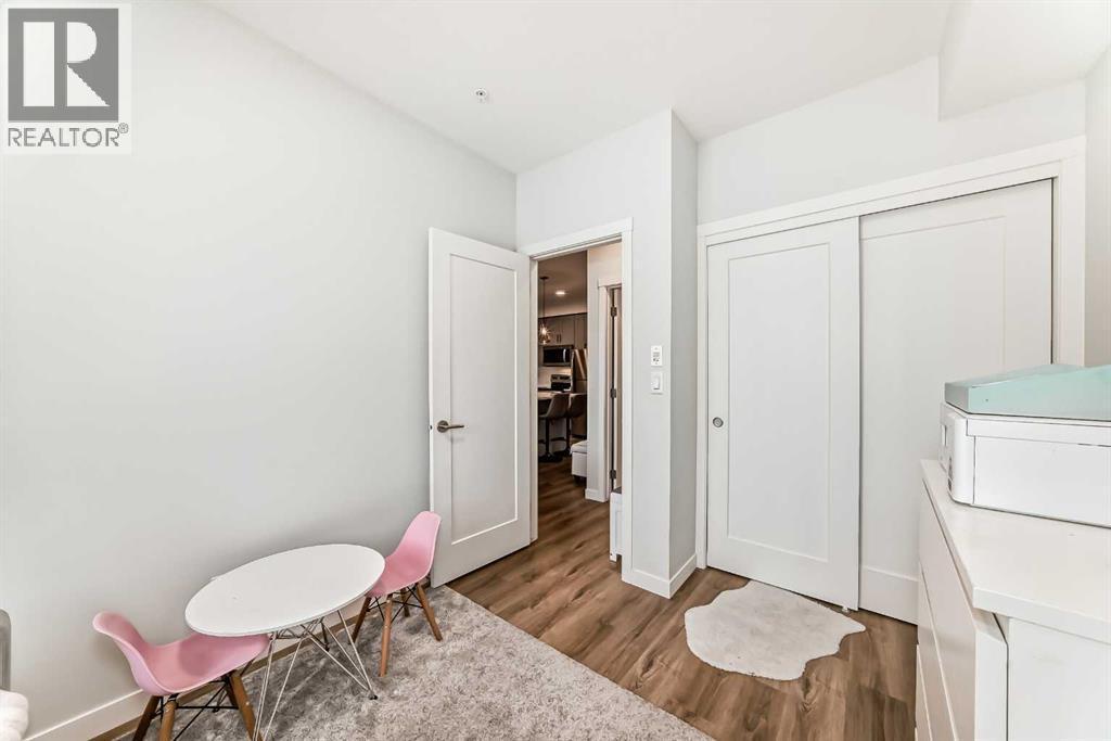 316, 200 Shawnee Square Sw, Calgary, AB - Indoor